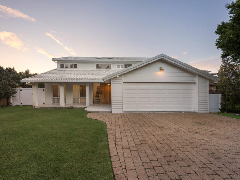 4 Linden Court, Palm Beach QLD 4221
