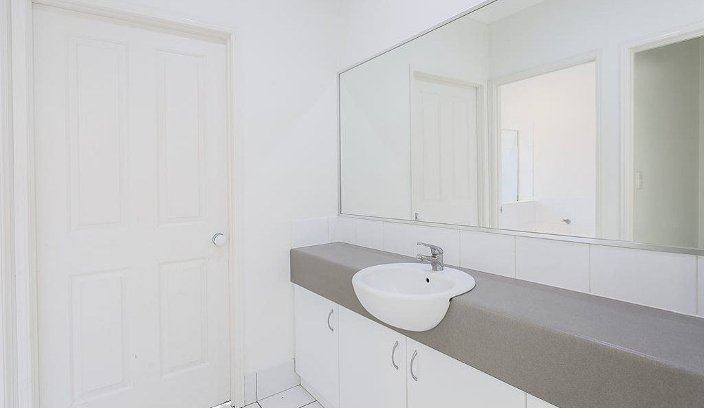 House-Redbank Plains-QLD-R2-5117242