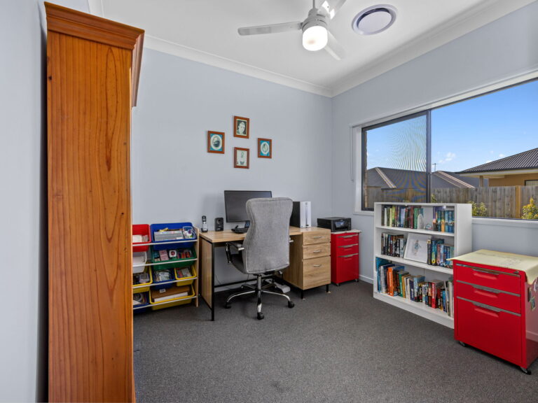 27 Hope Street, Ripley, QLD 4306