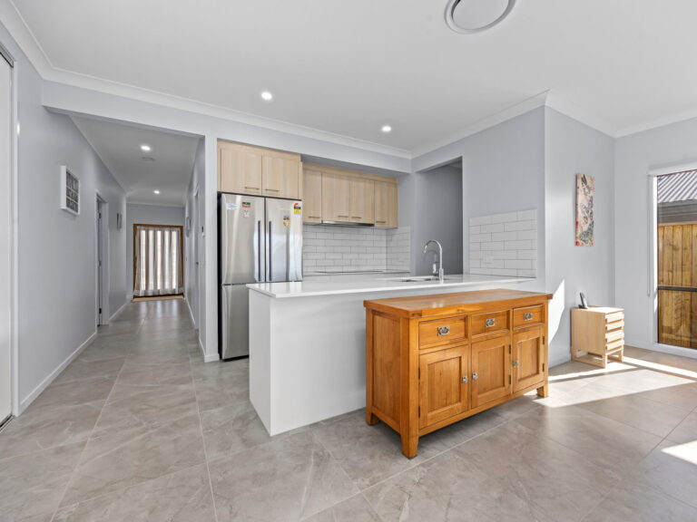 27 Hope Street, Ripley, QLD 4306