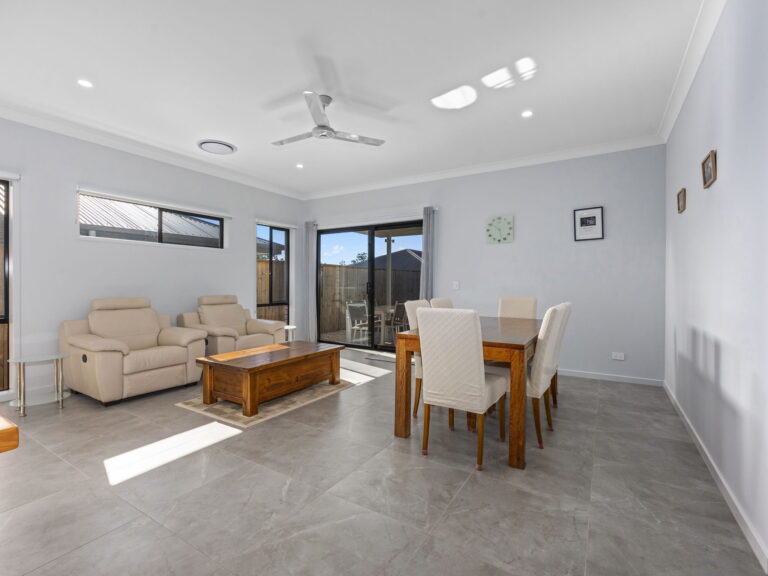 27 Hope Street, Ripley, QLD 4306