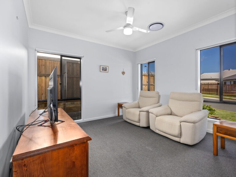 27 Hope Street, Ripley, QLD 4306