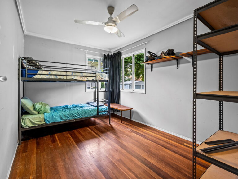31 Chalk Street, Leichhardt, QLD 4305