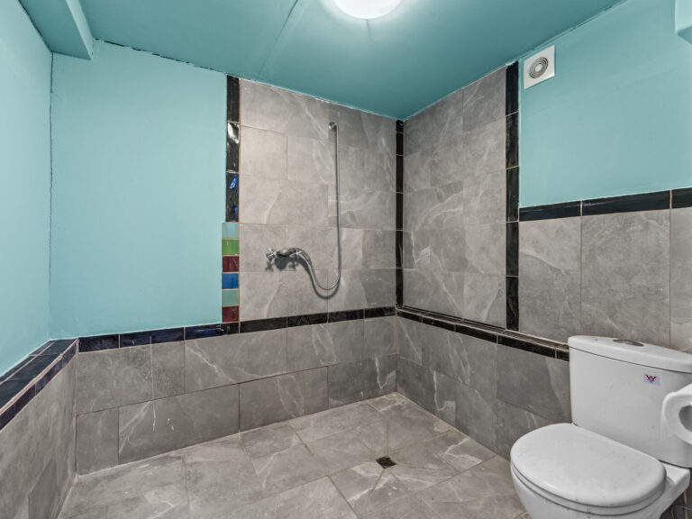 31 Chalk Street, Leichhardt, QLD 4305