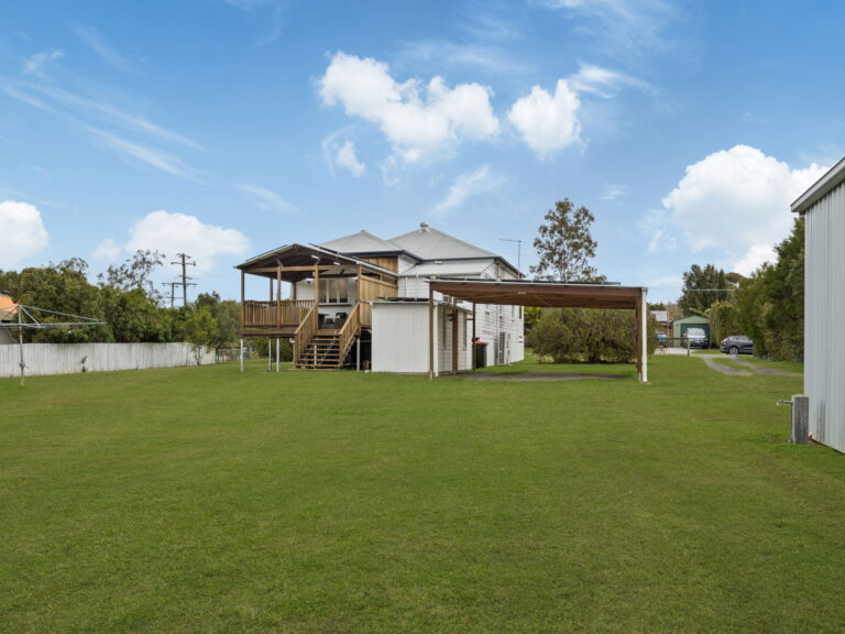 12 Alice Street, Blackstone QLD 4304