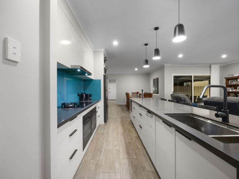 37 Glencoe Place, Thagoona, QLD 4306