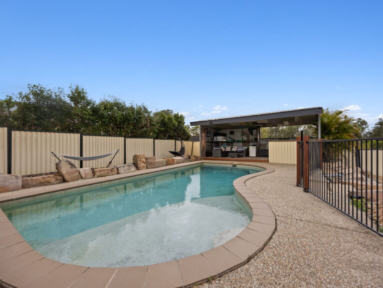 37 Glencoe Place, Thagoona, QLD 4306