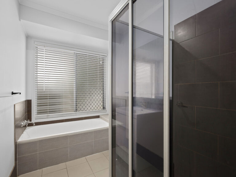 17 Katandra Crescent, Bellbird Park, QLD 4300