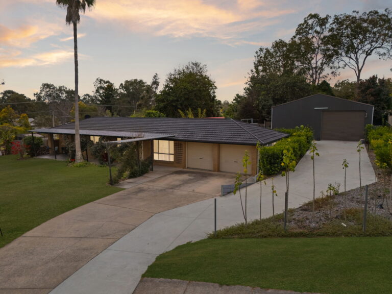 17 Katandra Crescent, Bellbird Park, QLD 4300