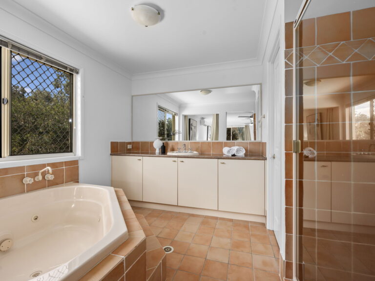 House-Forest Lake-QLD-R2-5124360