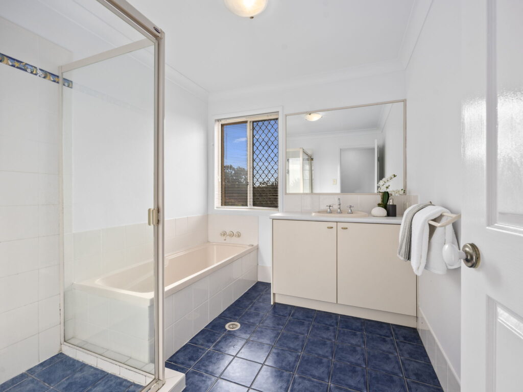 House-Forest Lake-QLD-R2-5124360