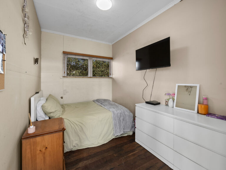 5 Menzies Lane, Eastern Heights QLD 4305