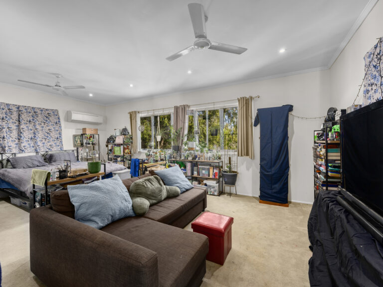 5 Menzies Lane, Eastern Heights QLD 4305