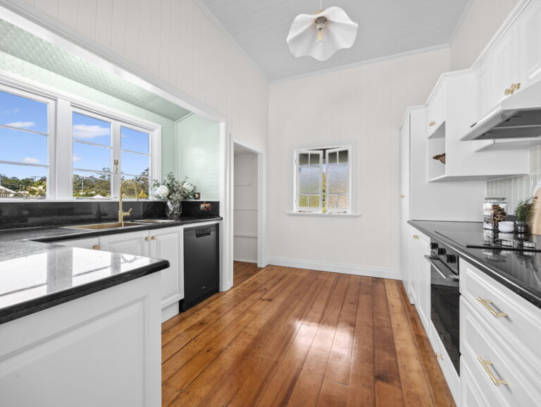 33A Queen Street, Blackstone, QLD 4304