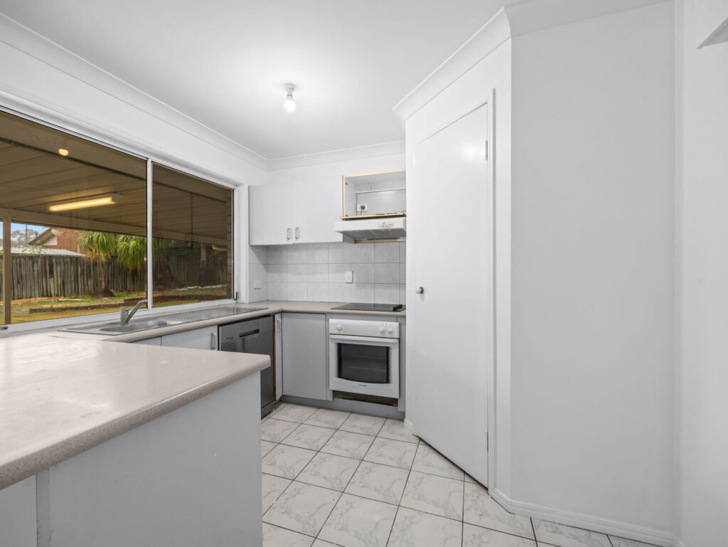 6 Falvey Crescent, Goodna, QLD 4300