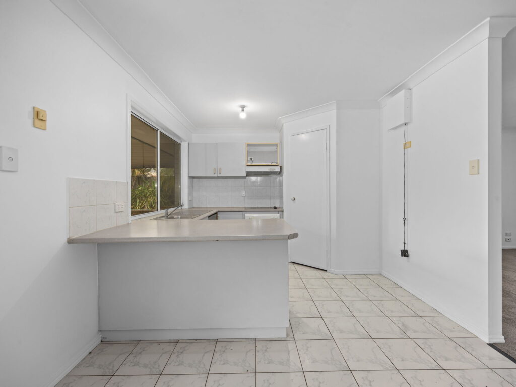 6 Falvey Crescent, Goodna, QLD 4300