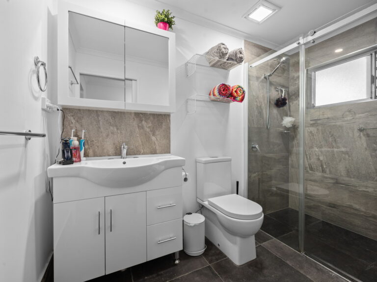 House-Camira-QLD-R2-5132007