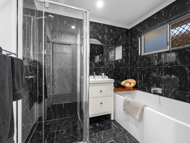 House-Camira-QLD-R2-5132007