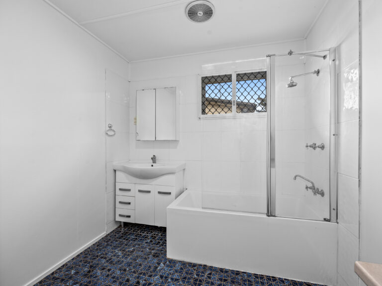 250 Mount Crosby Road, Chuwar QLD 4306
