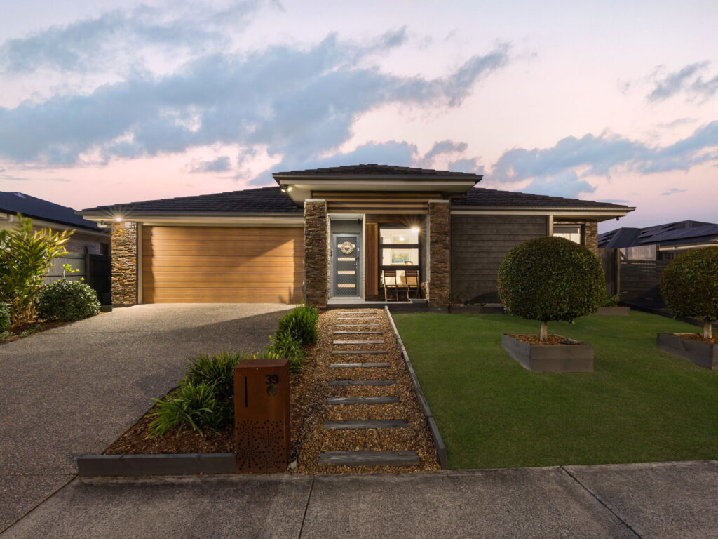 39 Parkland Drive, Walloon, QLD 4306