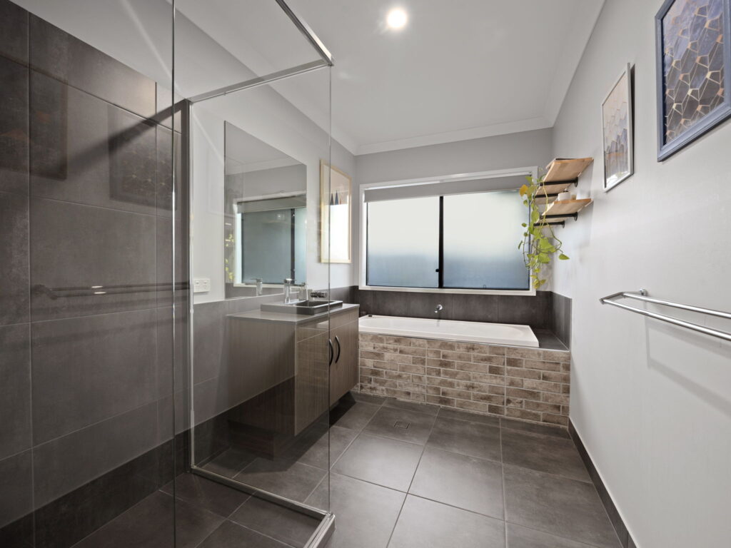 39 Parkland Drive, Walloon, QLD 4306