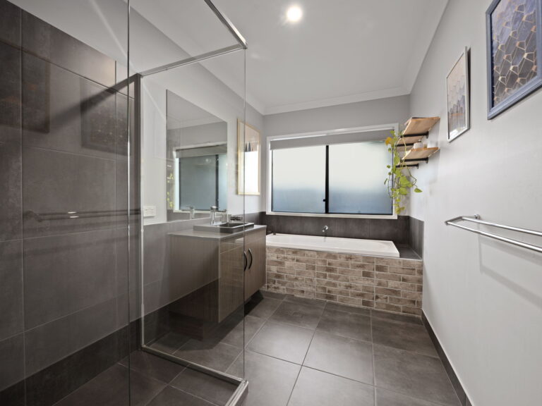 39 Parkland Drive, Walloon, QLD 4306