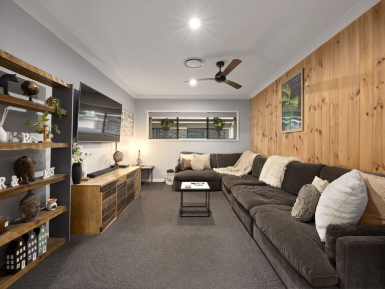39 Parkland Drive, Walloon, QLD 4306