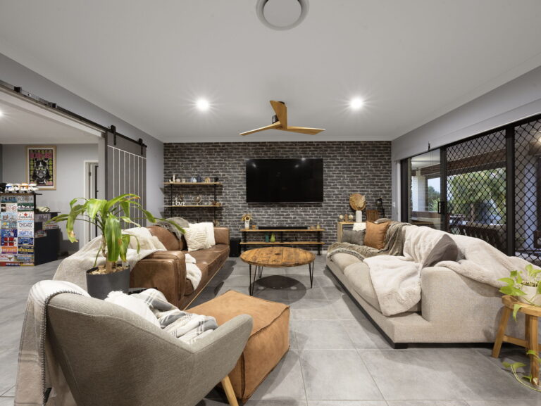 39 Parkland Drive, Walloon, QLD 4306