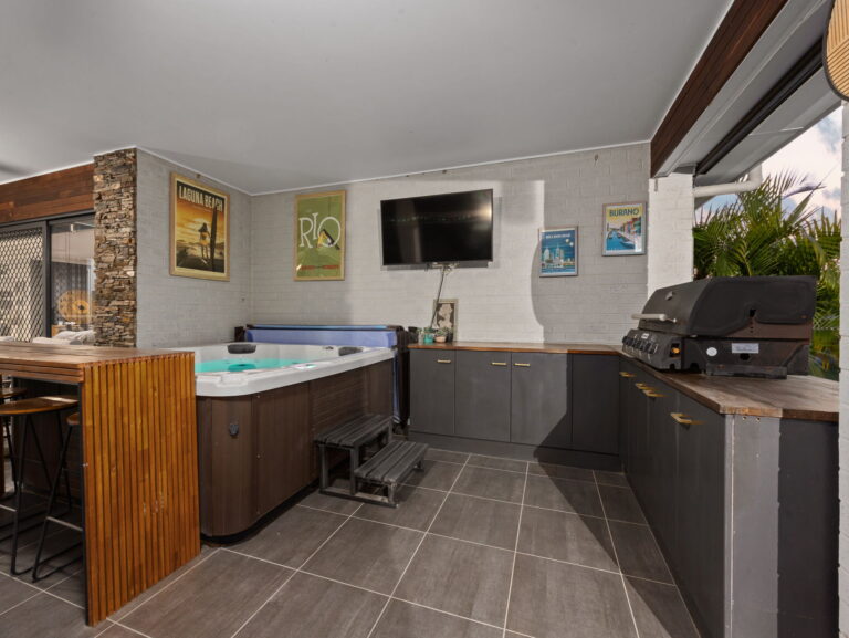 39 Parkland Drive, Walloon, QLD 4306