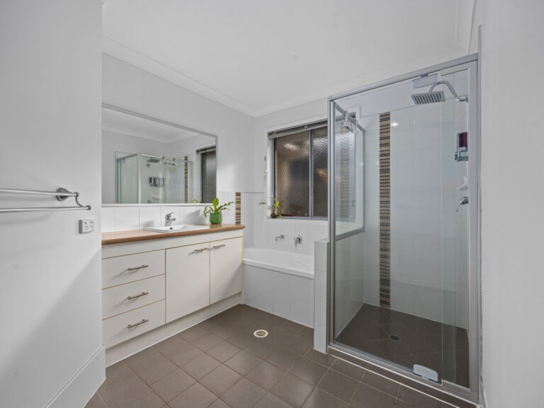 14 Grampian Street, Springfield Lakes, QLD 4300