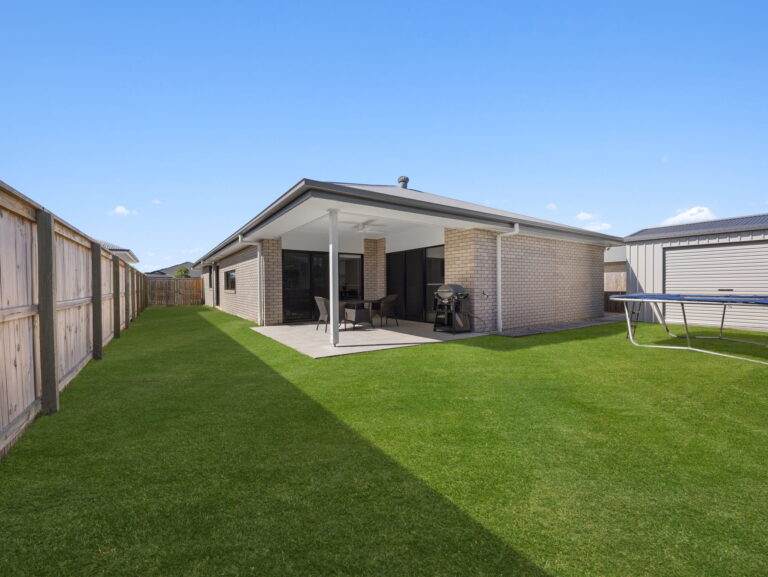 27 Reaside Road, Walloon, QLD 4306