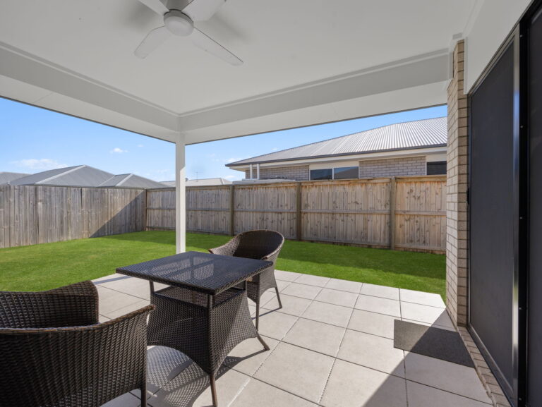 27 Reaside Road, Walloon, QLD 4306