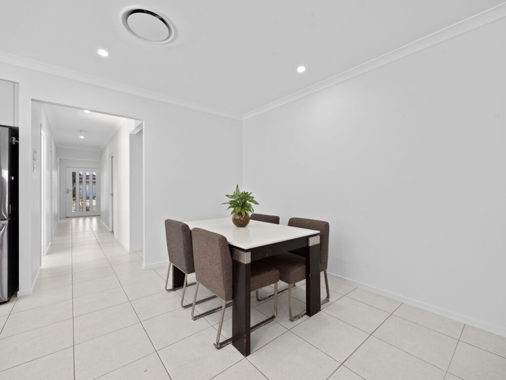 27 Reaside Road, Walloon, QLD 4306