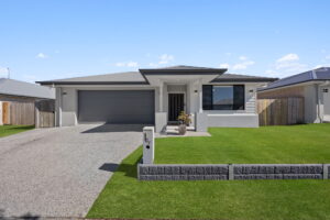 27 Reaside Road, Walloon, QLD 4306