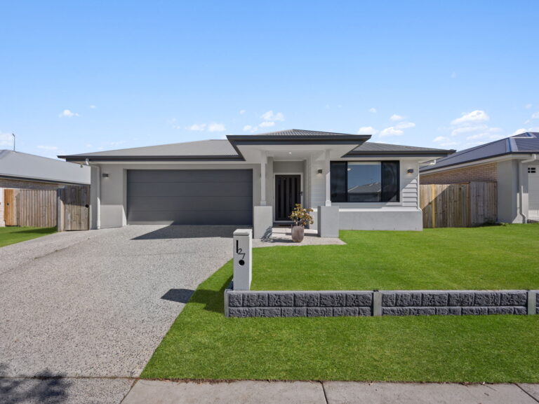 27 Reaside Road, Walloon, QLD 4306