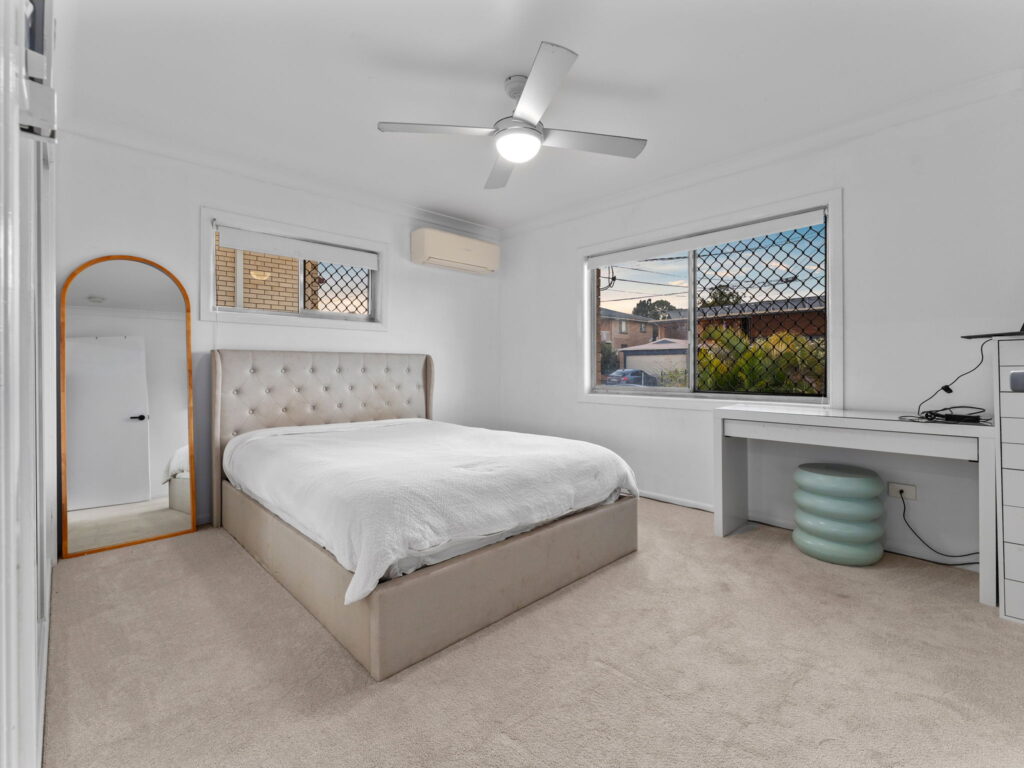 27 Burgess Street, Raceview, QLD 4305