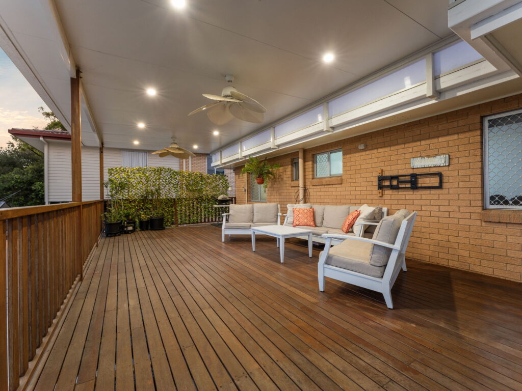 27 Burgess Street, Raceview, QLD 4305