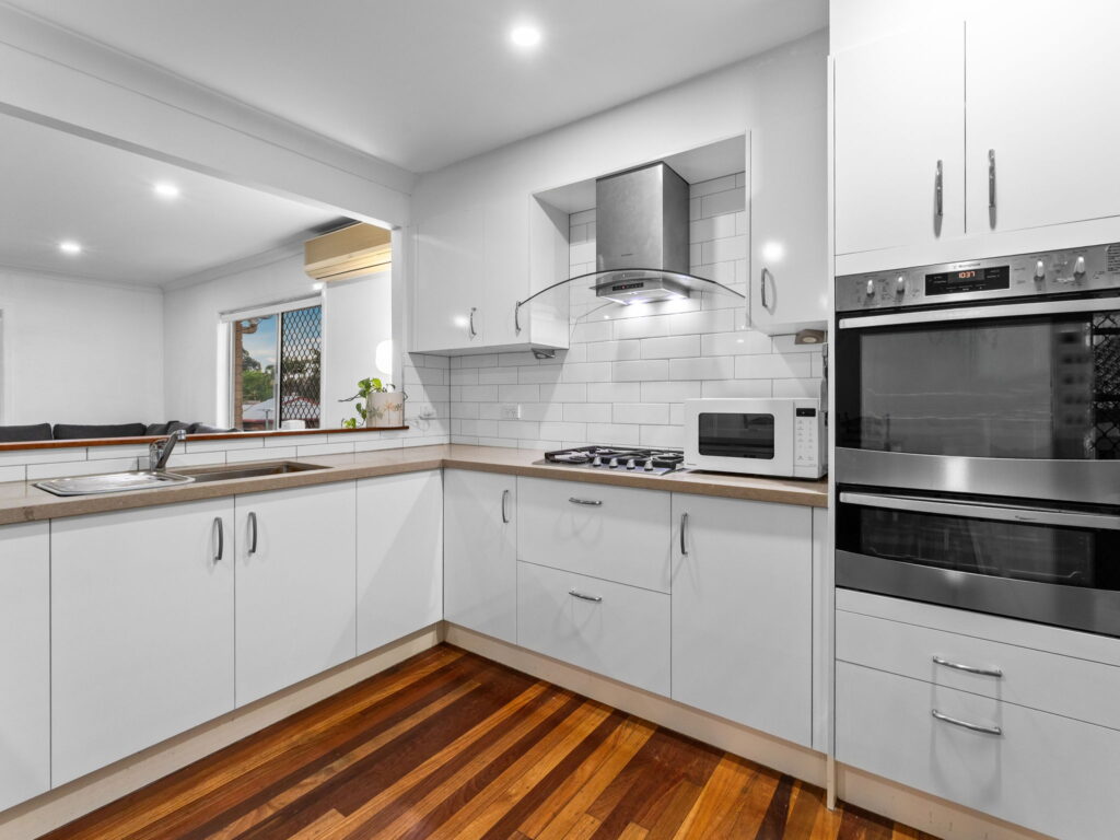 27 Burgess Street, Raceview, QLD 4305