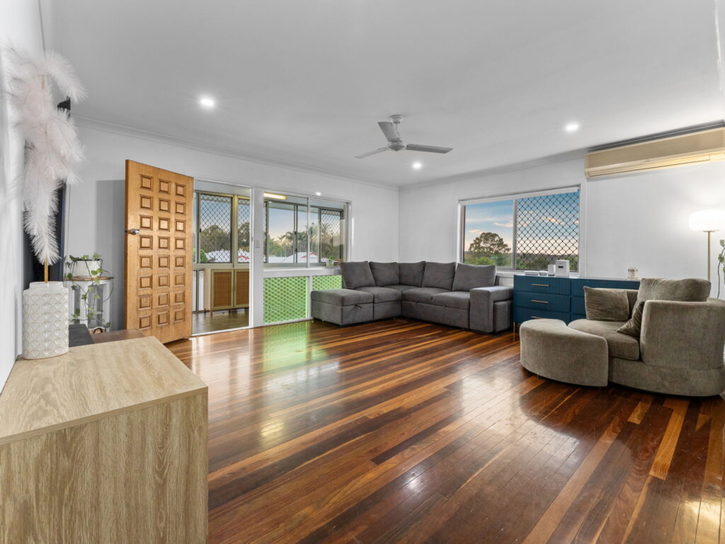 27 Burgess Street, Raceview, QLD 4305