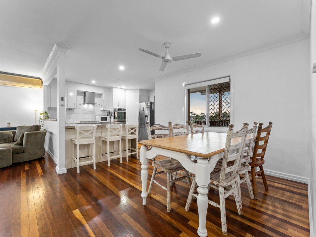 27 Burgess Street, Raceview, QLD 4305