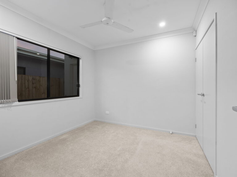 2 Bradbury Street, Greenbank QLD 4124