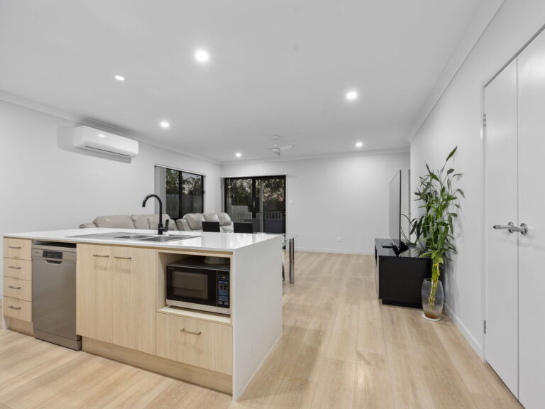 2 Bradbury Street, Greenbank QLD 4124