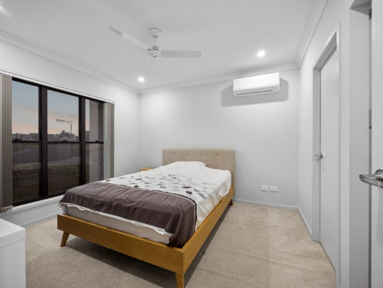 2 Bradbury Street, Greenbank QLD 4124