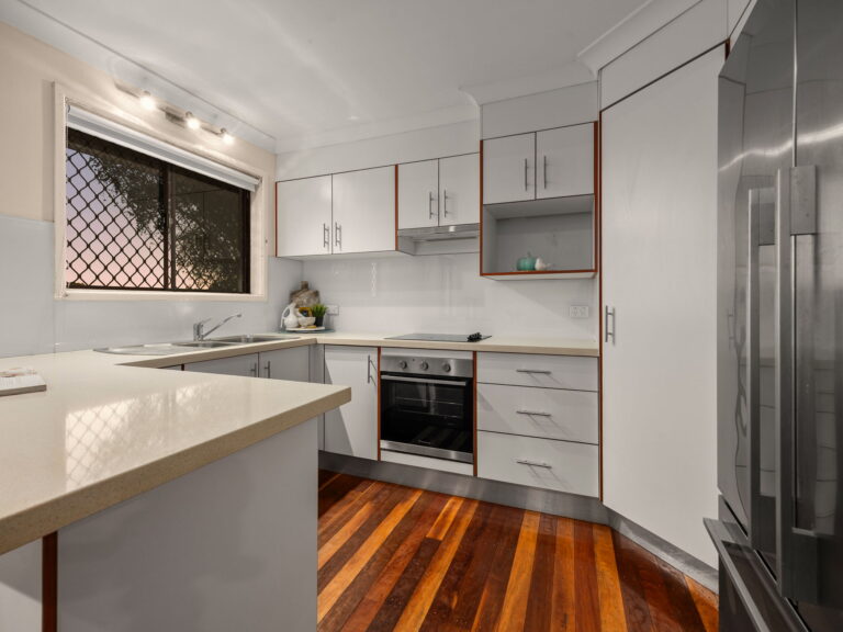 13 Olive Street, Raceview, QLD 4305