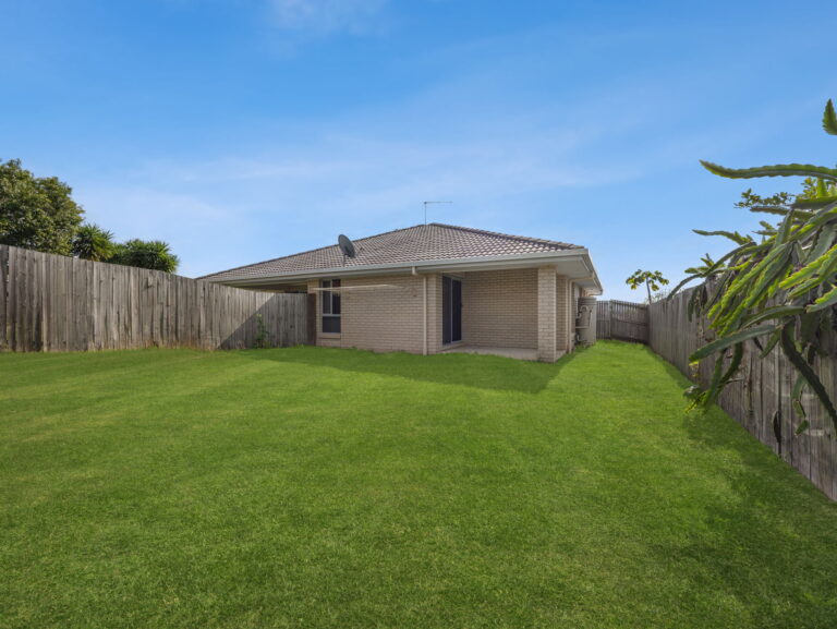 2/109 Sarah Drive, Yamanto QLD 4305