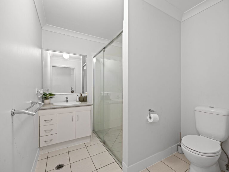 2/109 Sarah Drive, Yamanto QLD 4305