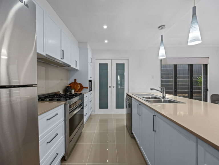 4 Dandenong Avenue, Redbank Plains, QLD 4301