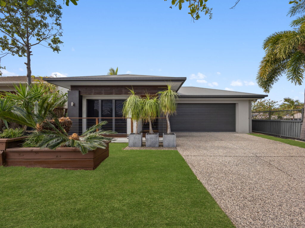 4 Dandenong Avenue, Redbank Plains, QLD 4301