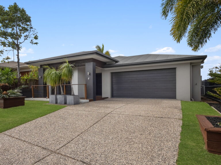 4 Dandenong Avenue, Redbank Plains, QLD 4301