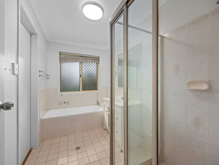 6 Gumnut Grove, Redbank Plains QLD 4301